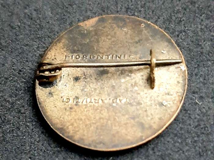 **RARE: WW2 SAAF 24 Sqdn 'Tinnie' Lapel Badge w/ Pin (Fiorintini).**