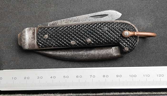 **WW2 : British Army/ Rhodesian Jack Knife w/ Bexoid Grips (1940)**