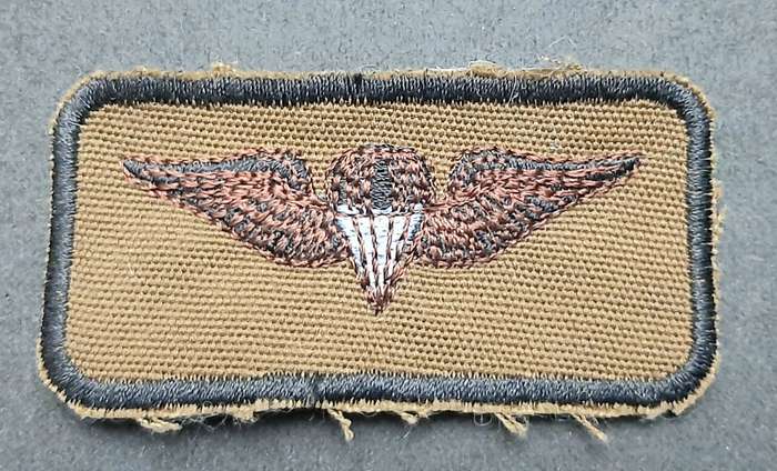 **Border War : 1980s SWATF Nutria Static-Line Parachute Qualification Badge.**