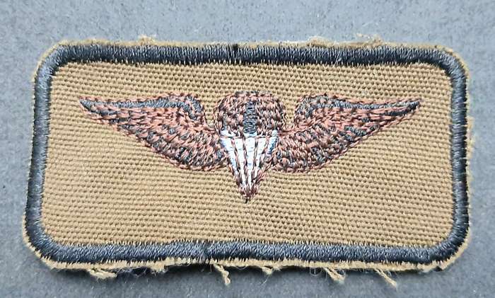 **Border War : 1980s SWATF Nutria Static-Line Parachute Qualification Badge.**