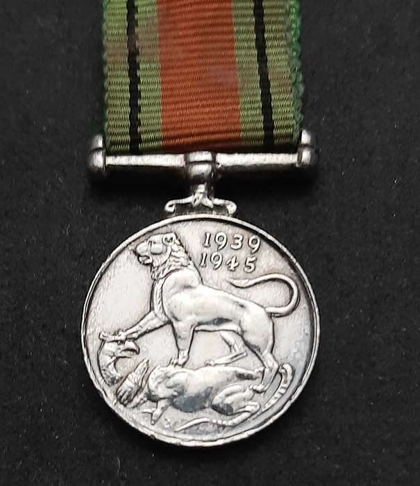 **WW2: .925 Silver Miniature British War Medal w/ Ribbon #1  **