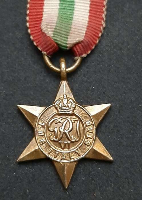 **WW2 UDF: Miniature Italy Star Campaign Medal w/ Ribbon (SA Issue).**