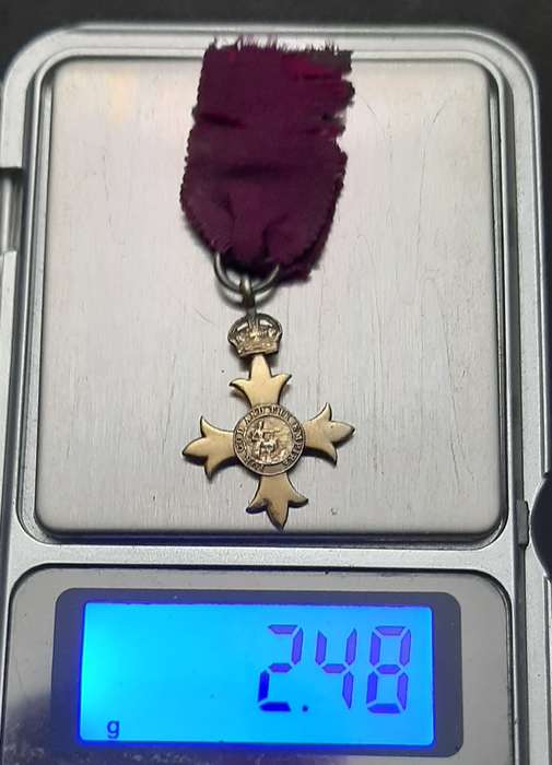**RARE: WW1 .925 Silver Military MBE Miniature Medal w/ Ribbon ( Type I.)**