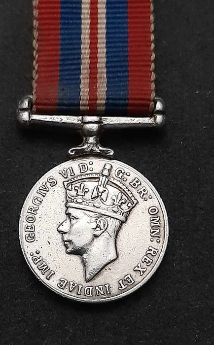 **WW2 UDF: .925 Silver Miniature British War Medal w/ Ribbon (SA Issue).**