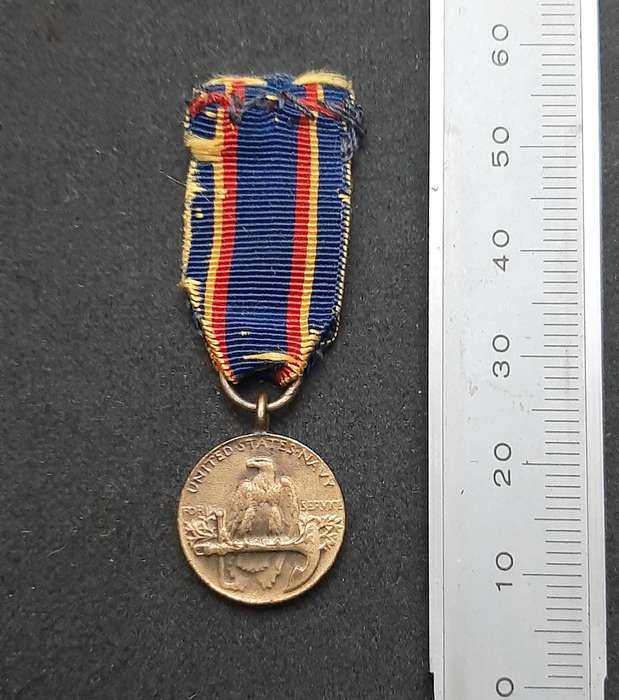 **RARE: U.S. Navy Yangtze Service Miniature Medal w/ Silk Ribbon. **
