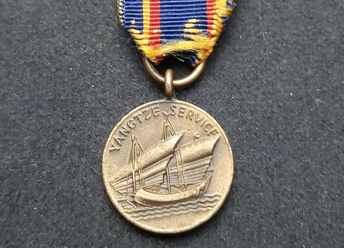 **RARE: U.S. Navy Yangtze Service Miniature Medal w/ Silk Ribbon. **