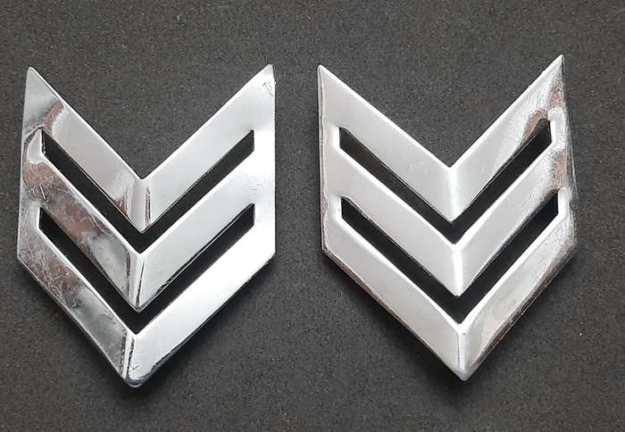 **Border War : 1980s SADF Step-Out Sergeant Metal Rank Chevron Pair ( All Pins)**