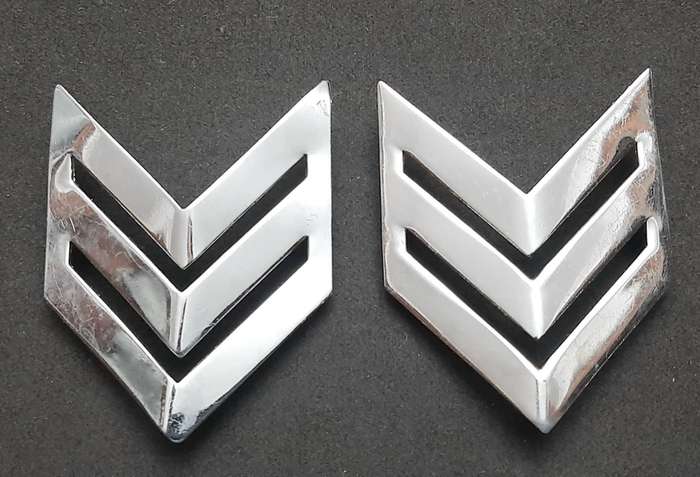 **Border War : 1980s SADF Step-Out Sergeant Metal Rank Chevron Pair ( All Pins)**