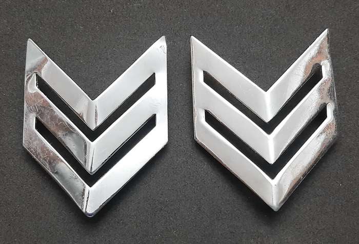 **Border War : 1980s SADF Step-Out Sergeant Metal Rank Chevron Pair ( All Pins)**
