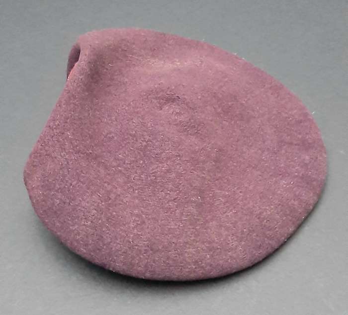 ** Early 1990s SADF: 1 Parachute Battalion Beret w/ Embroidered Unit Insignia ( 55) (USED).**