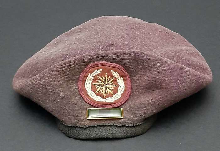 **RARE: Mid-1990s SA Reconnaissance Regiment 'Recce' Beret w/ Embroidered Badge & Infantry Balkie **