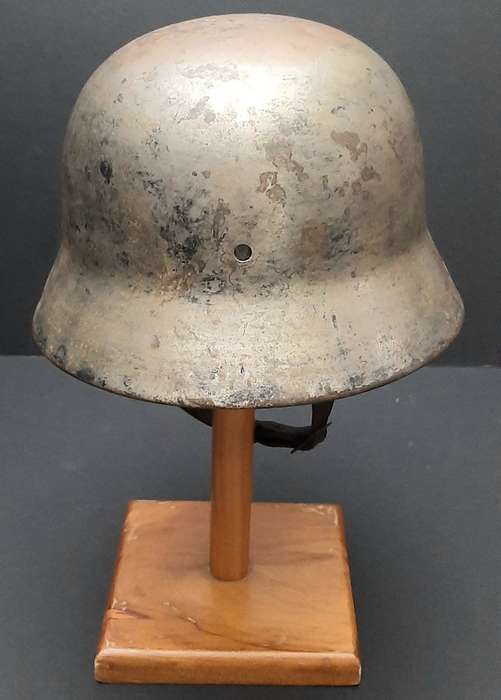 WW2 German M40 Steel Helmet Shell with Liner Band & Chin-strap (ET66)