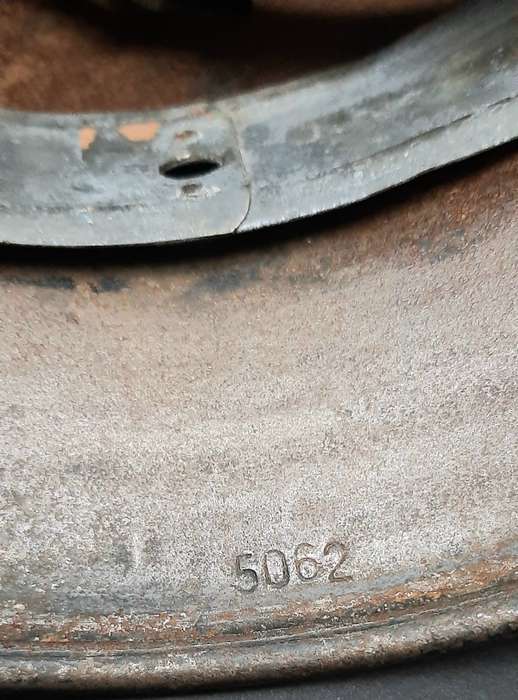 WW2 German M40 Steel Helmet Shell with Liner Band & Chin-strap (ET66)