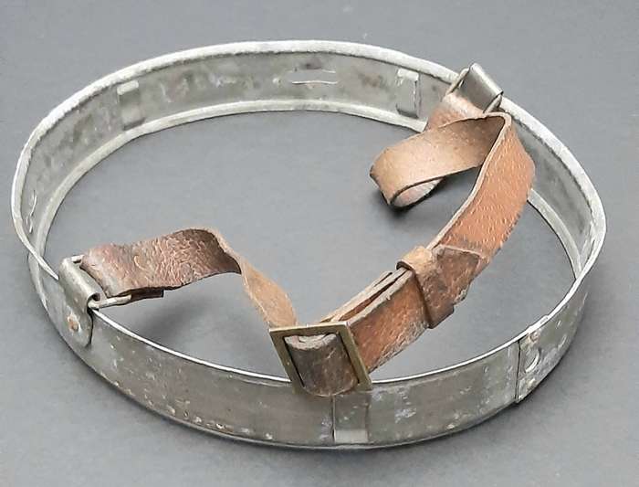 WW2 German M40 Steel Helmet Shell with Liner Band & Chin-strap (ET66)