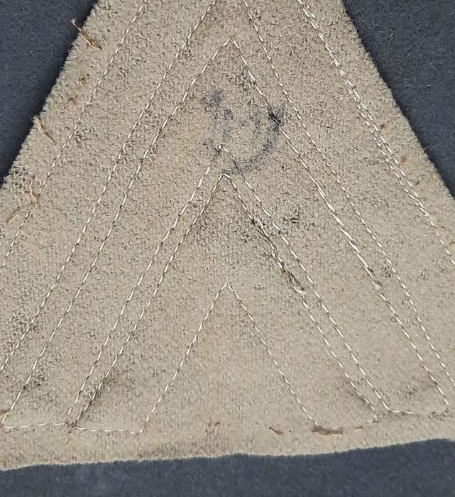 **Assorted UDF: WW2 & 1960s Insignia Collection x 8 Pcs **