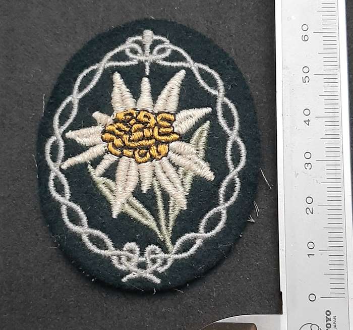 WW2 German 1930s Embroidered Gebirgsjäger 'Edelweiß' Sleeve Insignia Type I