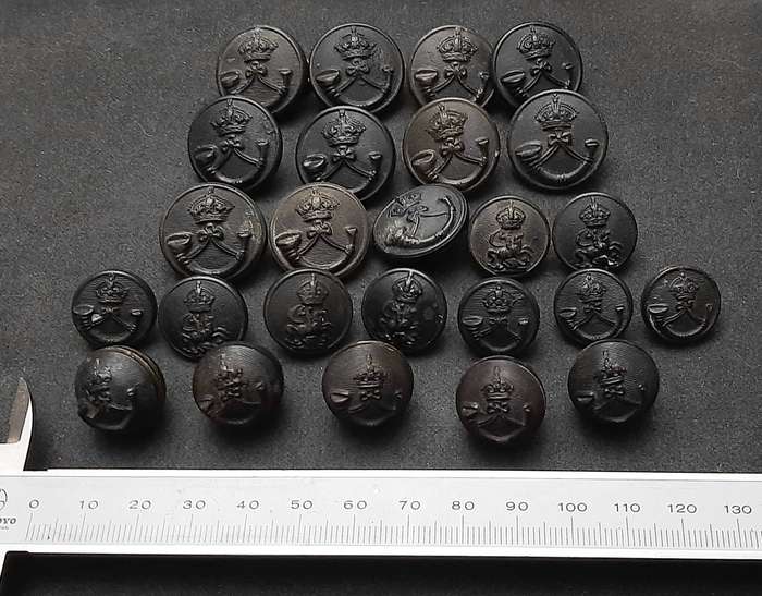 WW2 British: King's Royal Rifle Corps 1944 Bakelite Service Dress Button Lot (x 25)
