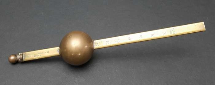 Late 19th Century: English Brass Brewing Hydrometer Instrument (26cm).