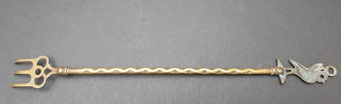 Early 20th Century: English Brass 'Liver Bird' Toasting Fork (45cm).