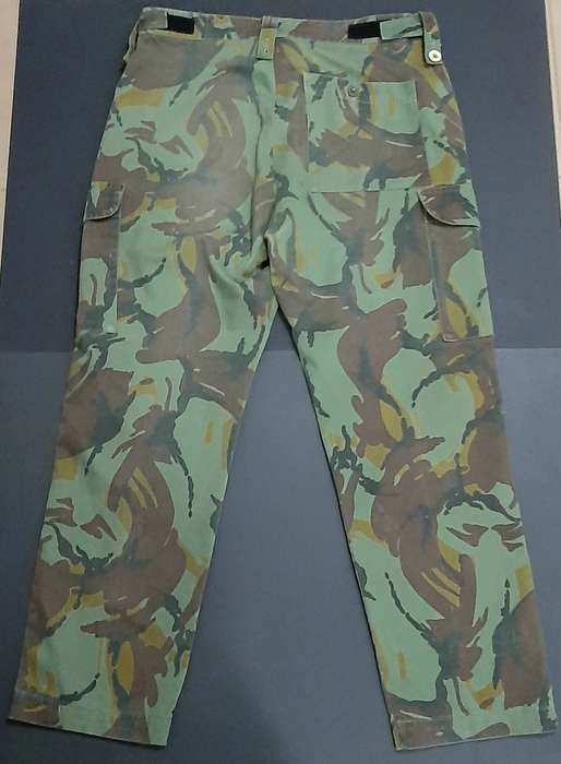 1990s New Zealand Defence Force DPM Camouflage Trousers (Large)