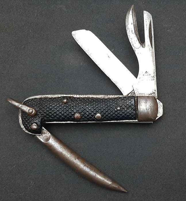 WW2 British Army 1942 Jack-Knife with Bexoid Grips by Roger's, Sheffield
