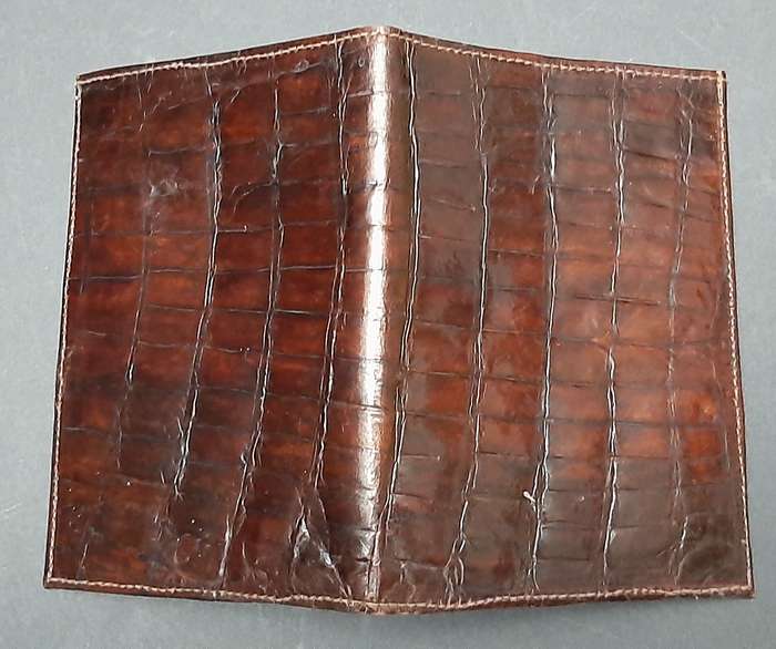 STUNNING: Late 20th Century- Gent's Tri-fold Crocodile Skin Leather Wallet (14cm x 19cm).