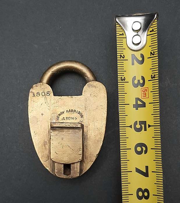 Early 20th Century: 1905 Henry Harrison & Sons Brass Trap-Door Padlock .NO KEY.(5cmx4cm).