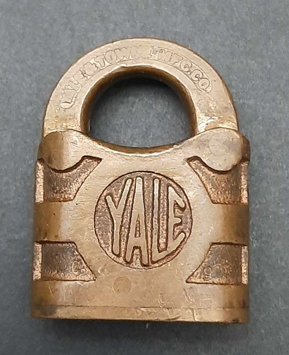 Early 20th Century: Yale & Towne Brass Padlock w/out Key (3.5cm x 3.5cm)