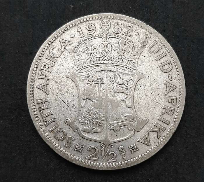 1952 South Africa: .500 Silver 2½ Shilling KGVI Coin (F).