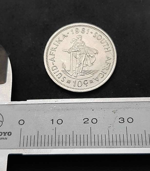 1961 South Africa: .500 Silver 10 cent Coin (XF/XF+).