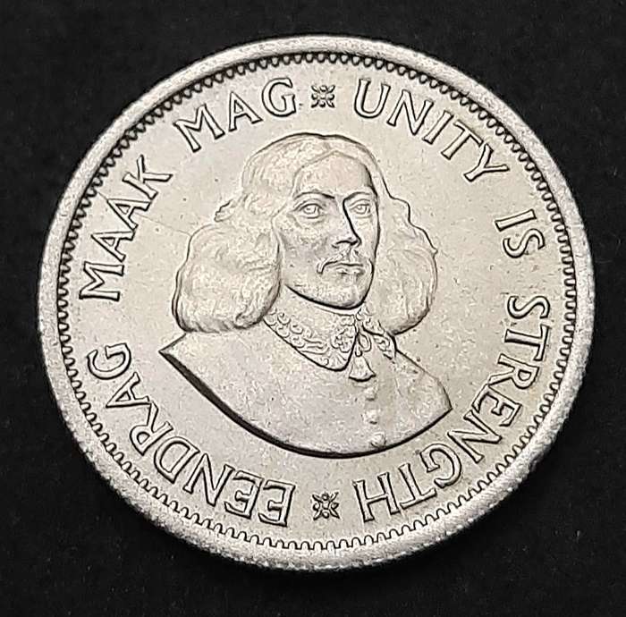 1961 South Africa: .500 Silver 10 cent Coin (XF/XF+).