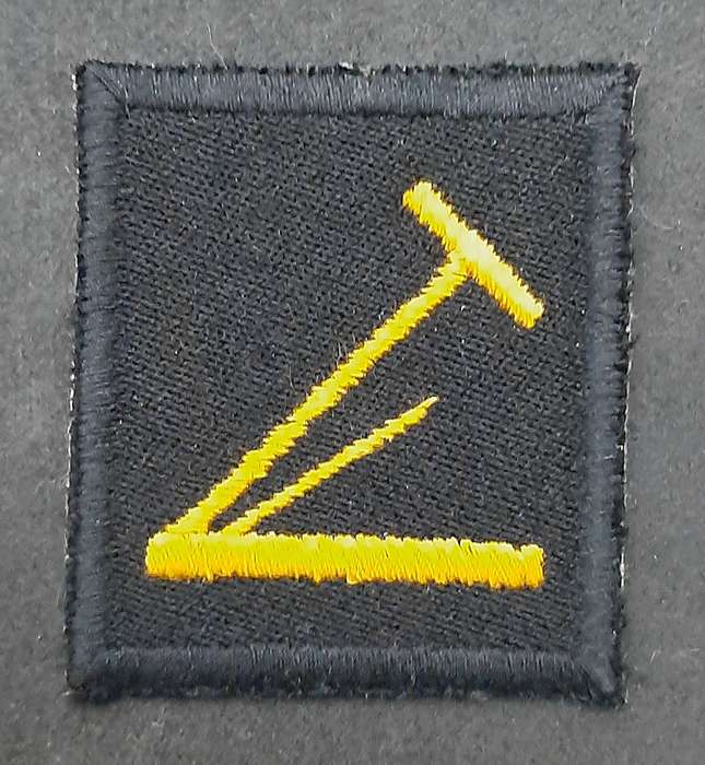 Border War: 1980s SA Navy Working Dress ' Driver ' Qualification Embroidered Badge .