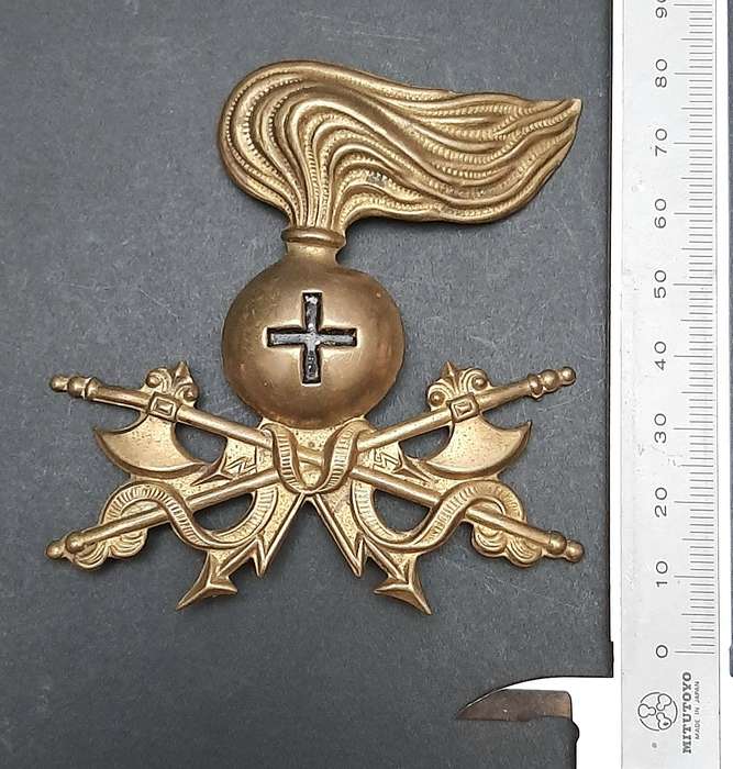 RARE: WW2 Italian Fascist Engineers Brass Pith-Helmet Badge (No Pins).