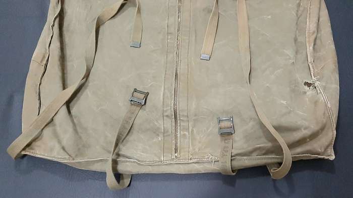 RARE: 1969 SADF Officer's Green Bedding Roll w/ Zipper & Wool Lining (SPJ & Union Marked)