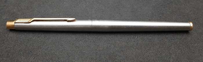 Vintage 1980s : Parker Stainless Steel Cartridge Ink Pen .