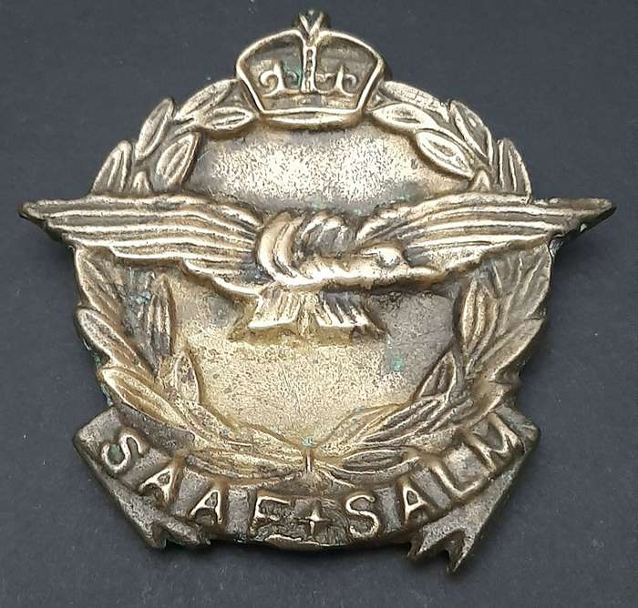 **WW2 : South African Air Force Sandcast Brass Ashtray w/ Insignia Relief (9cmx9cm).
