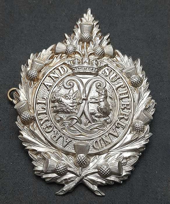 WW1 / WW2 : Argyll & Sutherland Highlanders White Metal Glengarry/ Tam O'Shanter Badge (Lugs+Pin).