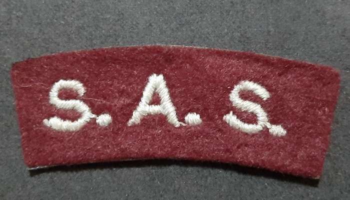RARE: Early 1980s New Zealand S.A.S Patt.44 Maroon Title & Parachute Wing ( 2 Pcs).