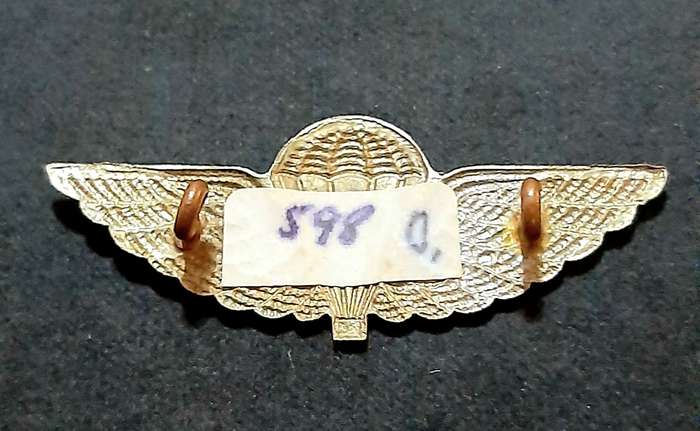 RARE: 1980s British S.A.S Silver Metallic HALO Dress Parachute Wing (Lugs Intact).