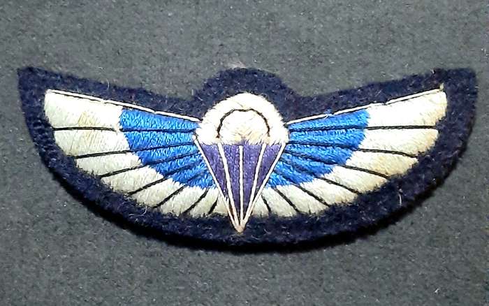 RARE: 1950s/ 60s British S.A.S Padded 'Malaya Type' Embroidered Parachute Qualification Wing