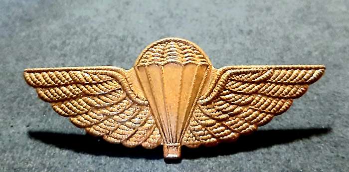 RARE: 1980s Australian S.A.S Bronze Metallic HALO Dress Parachute Wing (Lugs Intact).