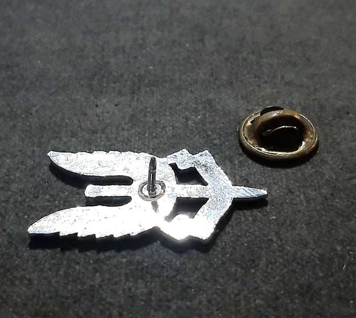 RARE: 1990s British S.A.S Metallic Lapel Badge w/ Enamel Inlay (Pin Intact).