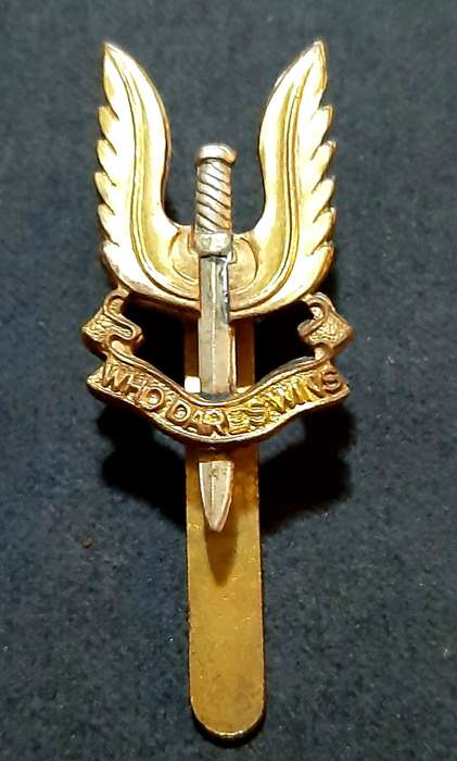 RARE: 1970s Australian S.A.S Bi-Metal Beret Badge w/ Slide.