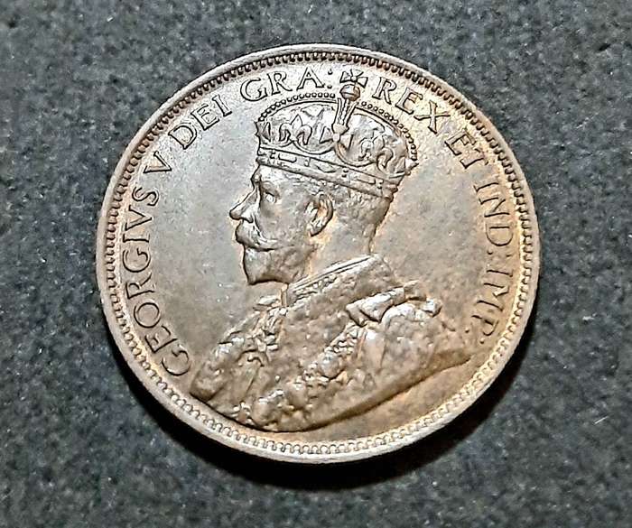 Canada: 1917  KGV Bronze 1 Cent Coin (XF).