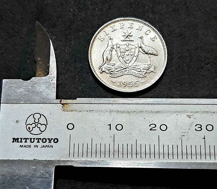 RARE: 1955 Australia QEII .500 Silver 6d Coin (XF+).