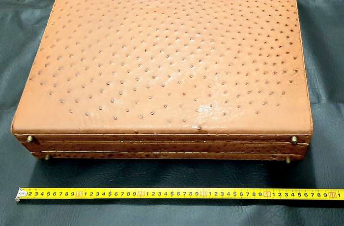 EXQUISITE: Late 20th Century Genuine 'Busby' Ostrich Skin Leather Gent's Executive Briefcase(UNUSED)