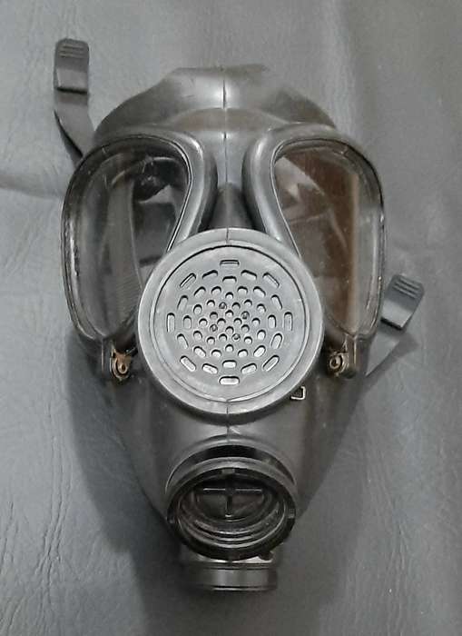 Border War: M76 / M15A1 Gas Mask w/ Unissued Filter & Patt.80 Nutria Satchel ( 3x Pcs).