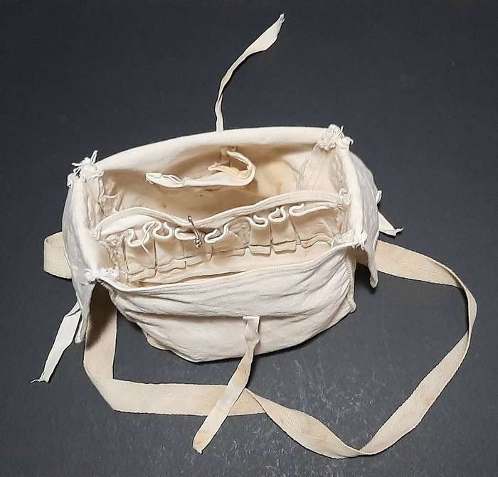 RARE: WW2 UDF Medic's 10-Man First Field Aid Webbing Bag w/ Sling (USED).