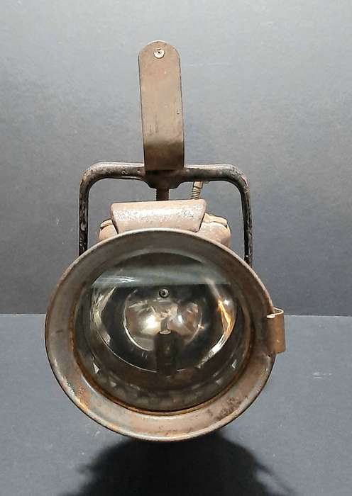 RARE: 1920s South African Railways Metallic Kerosene Carriage Lamp w/ Handle (Glass Lens).