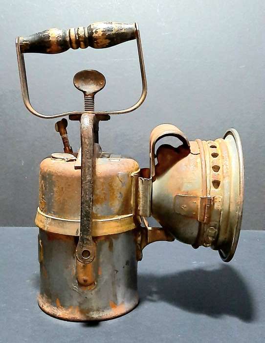 RARE: 1920s South African Railways Metallic Kerosene Carriage Lamp w/ Handle (Glass Lens).